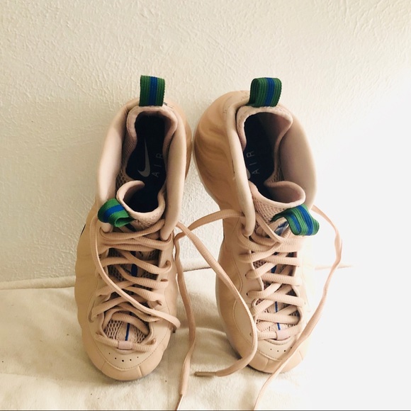 ♦️SOLD♦️Women’s Nike air Foamposite sneakers 10 - Picture 7 of 8